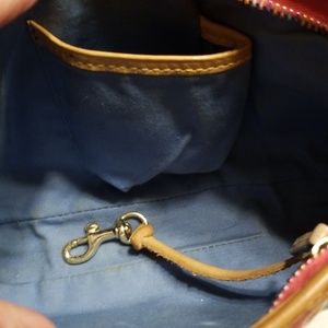 Dooney & Bourke Sweety - Borsa A Mano In Pelle Color Colomba, Tracolla Regolabile, Interno Con Tasca